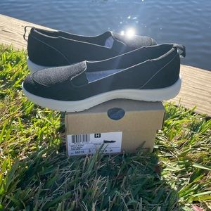 NWT Clark’s Cloud Stepper Black Slip On Sneaker (Size 8M)